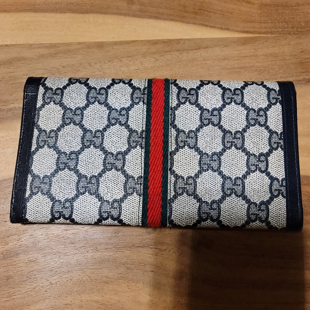 Sleek wallet - Picture 3 of 7